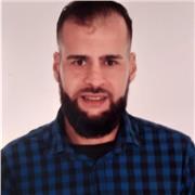 Soy bilingüe,en Inglés.Asistí a la universidad en EEUU.Además,tengo más lenguas cómo son el árabe y creo que me facilitaría la labor al ser Ceuta